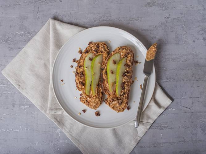 NUSSIGER BIRNEN-TOAST