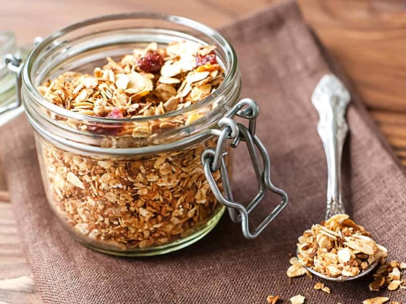 ERDNUSSBUTTER GRANOLA